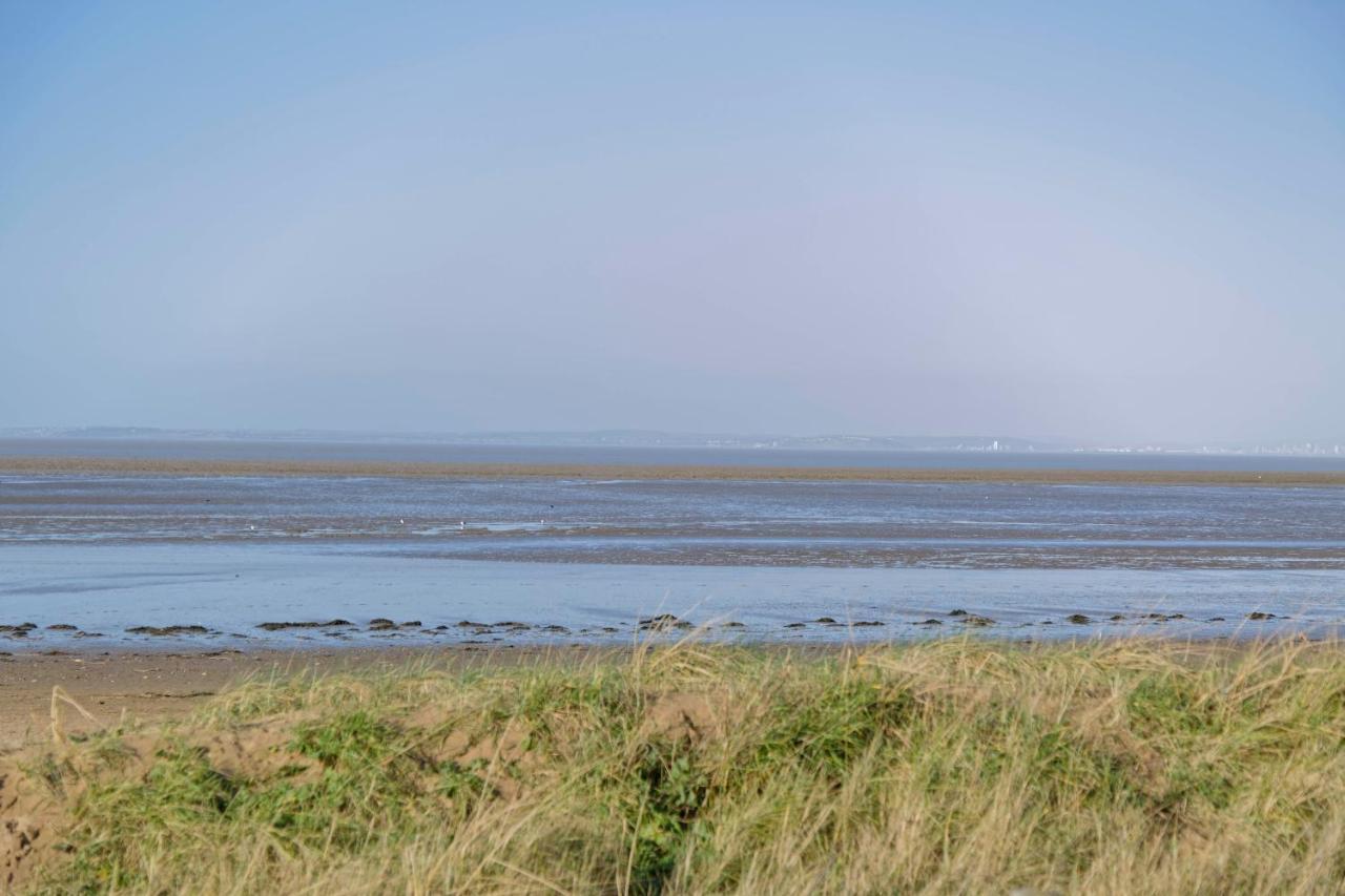 Sand Bay Holiday Village - Adults Only Weston-super-Mare Exteriör bild