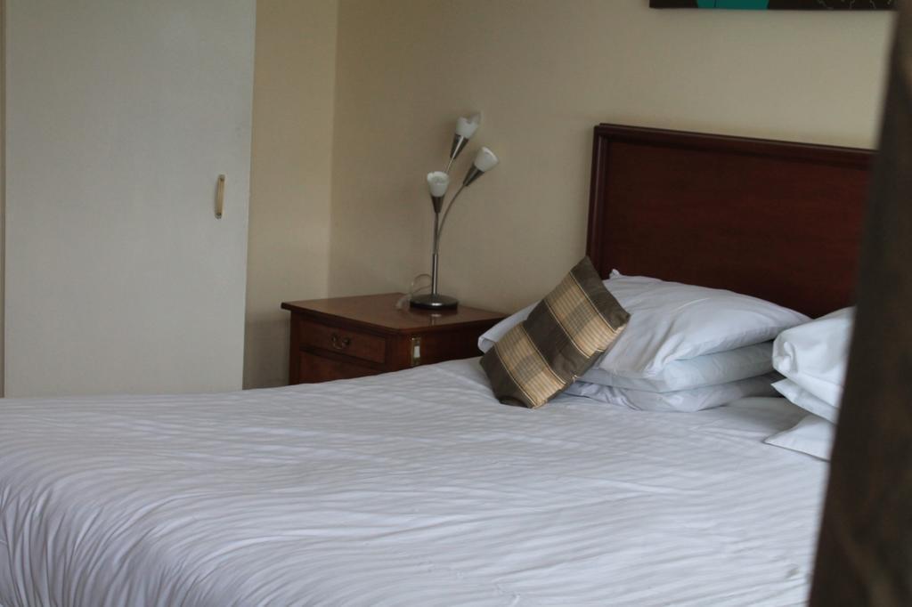 Sand Bay Holiday Village - Adults Only Weston-super-Mare Exteriör bild