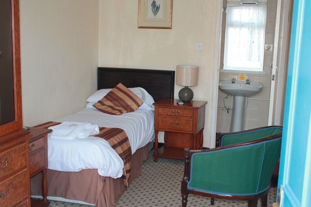 Sand Bay Holiday Village - Adults Only Weston-super-Mare Exteriör bild
